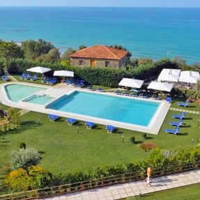 Campania . . . . . . . . . . . [Acciaroli]