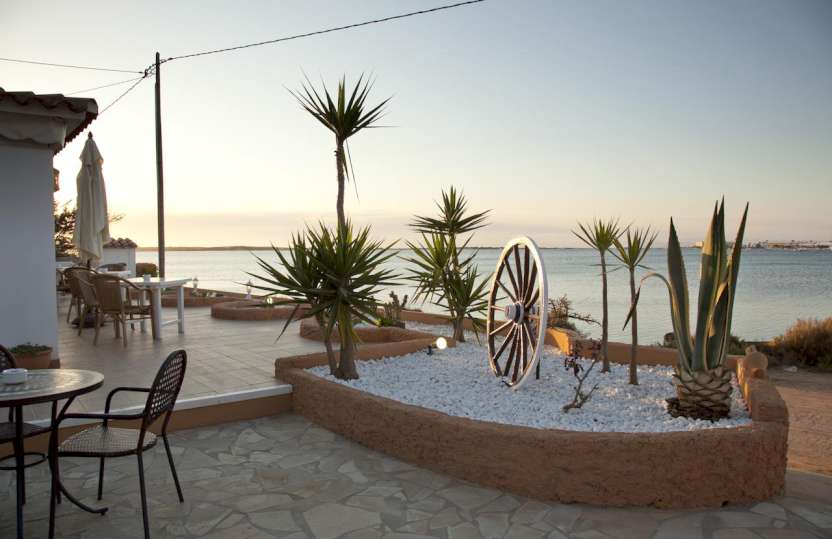ROULETTE HOTEL LAGO DORADO / HOSTAL ROSAMAR** | Formentera