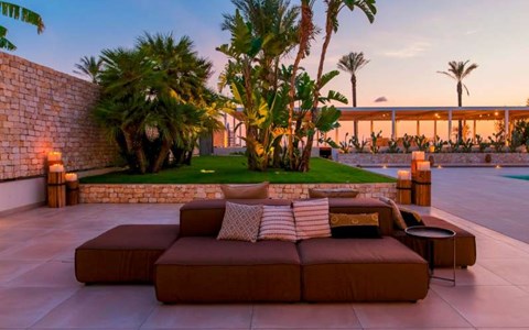 CUMEJA BEACH CLUB & HOTEL