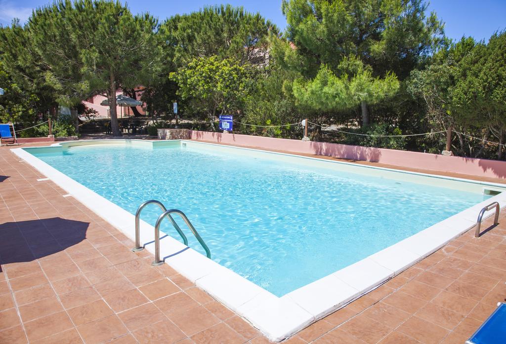 MEZZALUNA CLUB HOTEL | Isola di San Pietro