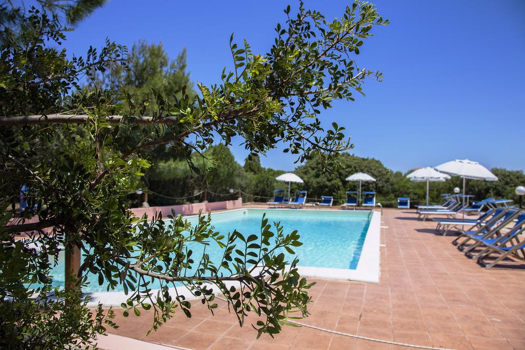 MEZZALUNA CLUB HOTEL | Isola di San Pietro