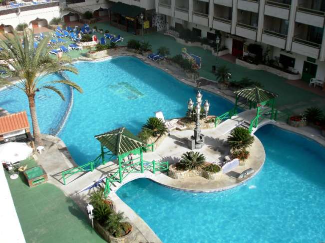 COLUMBUS APARTHOTEL COLUMBUS APARTHOTEL