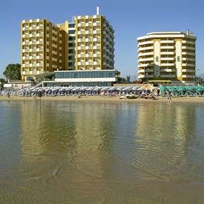 Abruzzo . . . . . . . . . . . [Pescara]