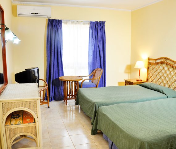 HOTEL COMODORO | Havana