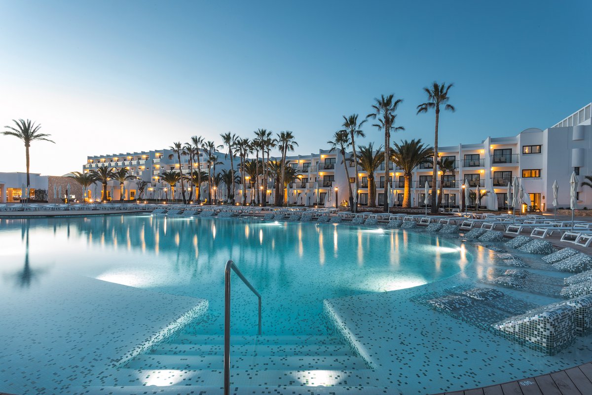 GRAND PALLADIUM RESORT & SPA, PALACE IBIZA E WHITE ISLAND - GRAND PALLADIUM WHITE ISLAND | Ibiza