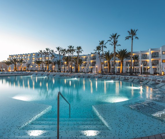 GRAND PALLADIUM RESORT & SPA, PALACE IBIZA E WHITE ISLAND - GRAND PALLADIUM WHITE ISLAND | Ibiza