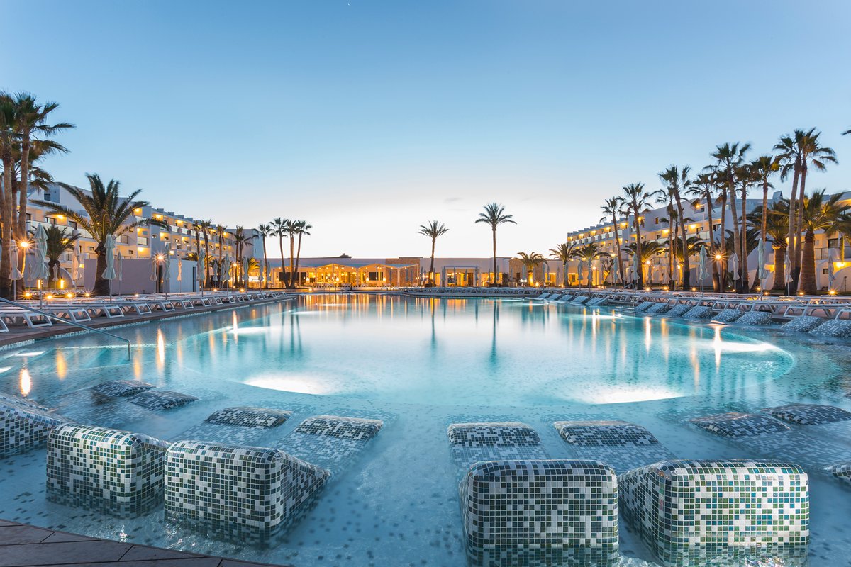 GRAND PALLADIUM RESORT & SPA, PALACE IBIZA E WHITE ISLAND - GRAND PALLADIUM WHITE ISLAND | Ibiza