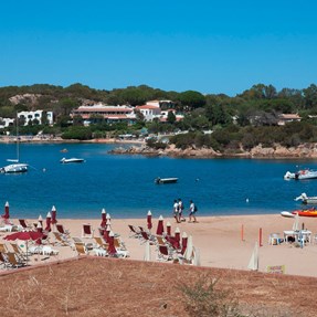 Sardegna . . . . . . . . . . . . [Baia Sardinia]