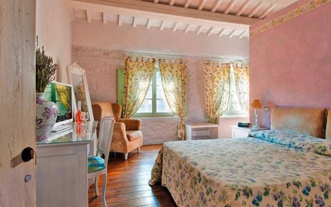 TENUTA SANTI GIACOMO E FILIPPO WINE ESTATE