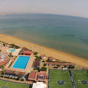 Calabria . . . . . . . . . . . [Capo Colonna]